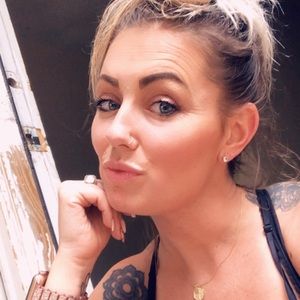 Meet your Posher, Teia